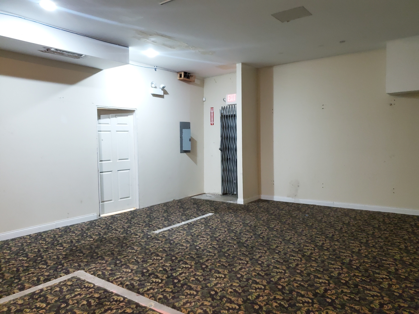 8337 South Pulaski Road Chicago IL 60652