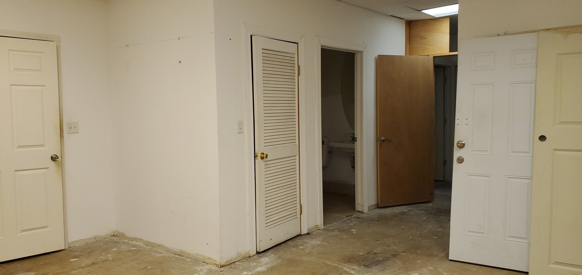 8337 South Pulaski Road Chicago IL 60652
