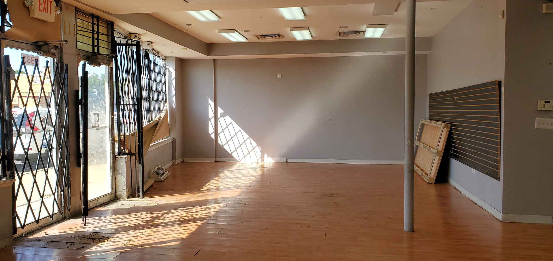 8337 South Pulaski Road Chicago IL 60652