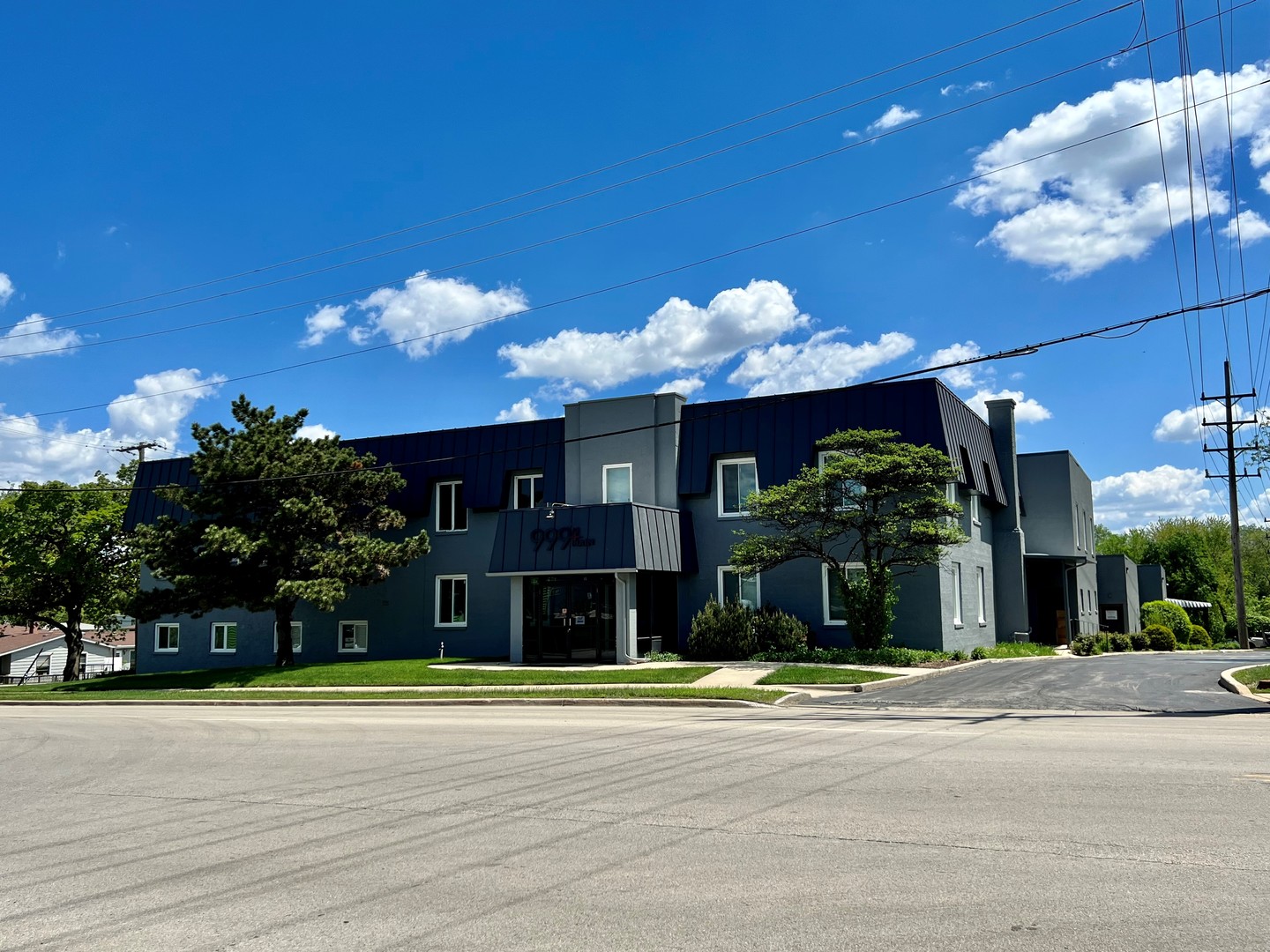 999 North Main Street N Glen Ellyn IL 60137