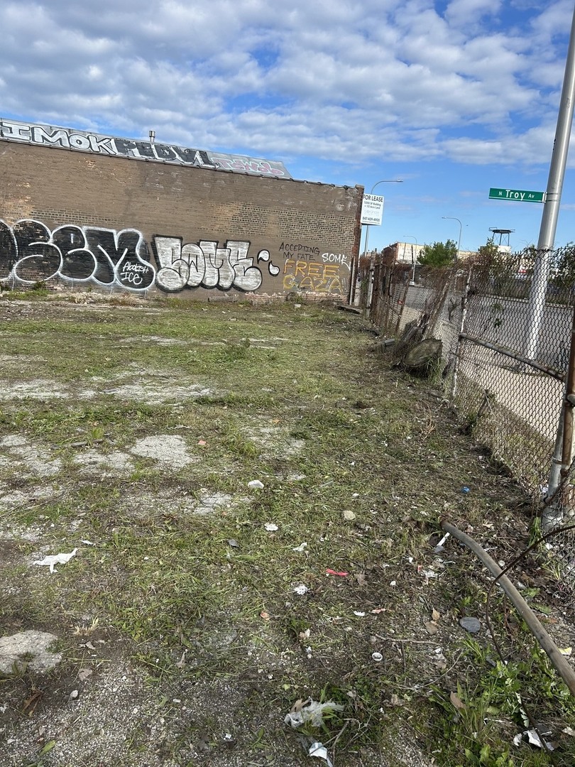 3128 West Grand Avenue Chicago IL 60622