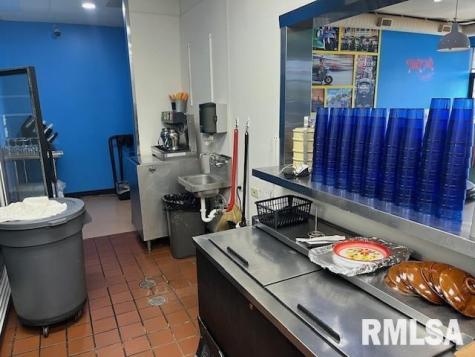 3922 38TH Avenue Moline IL 61265