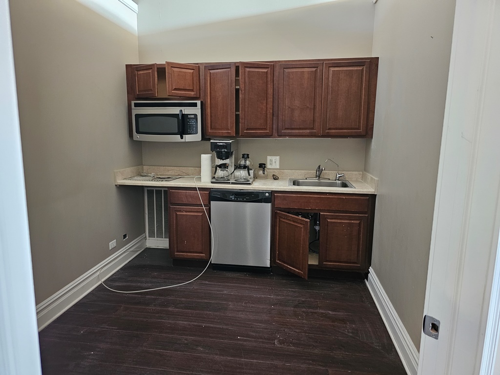 2411 North Clybourn Avenue Chicago IL 60614