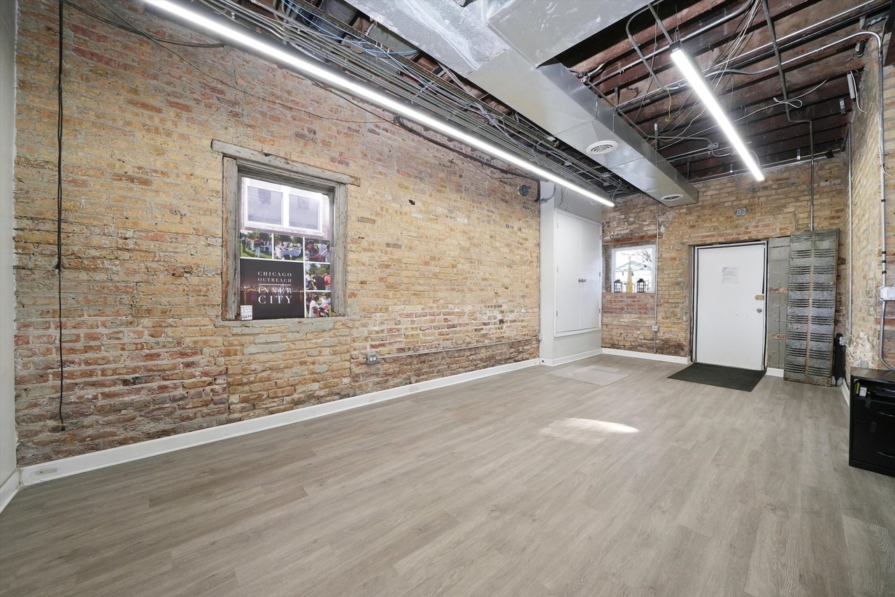 4854 West Addison Street Chicago IL 60641