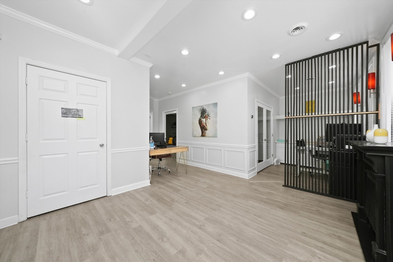 4854 West Addison Street Chicago IL 60641