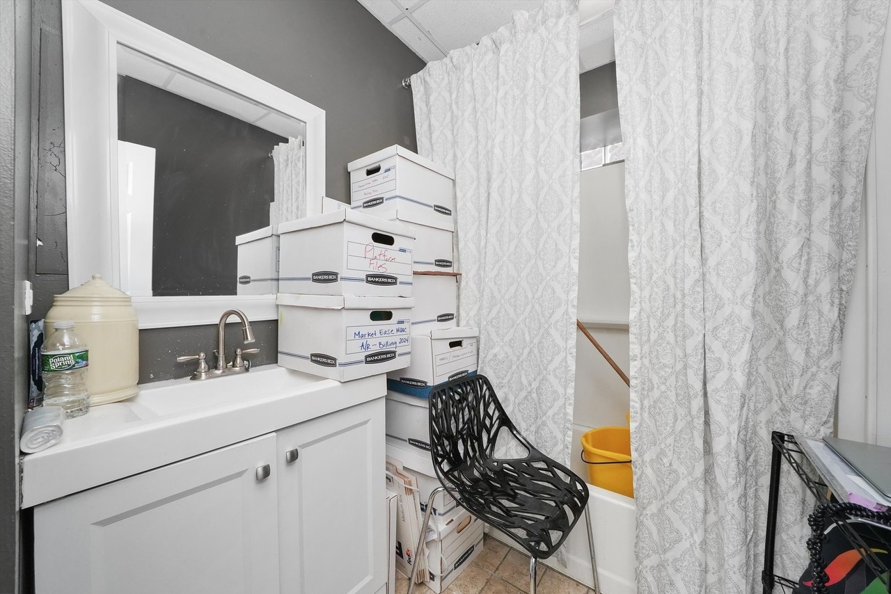 4854 West Addison Street Chicago IL 60641