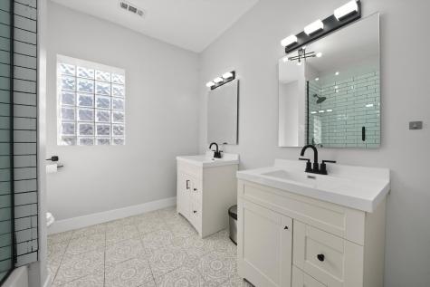 4854 West Addison Street Chicago IL 60641