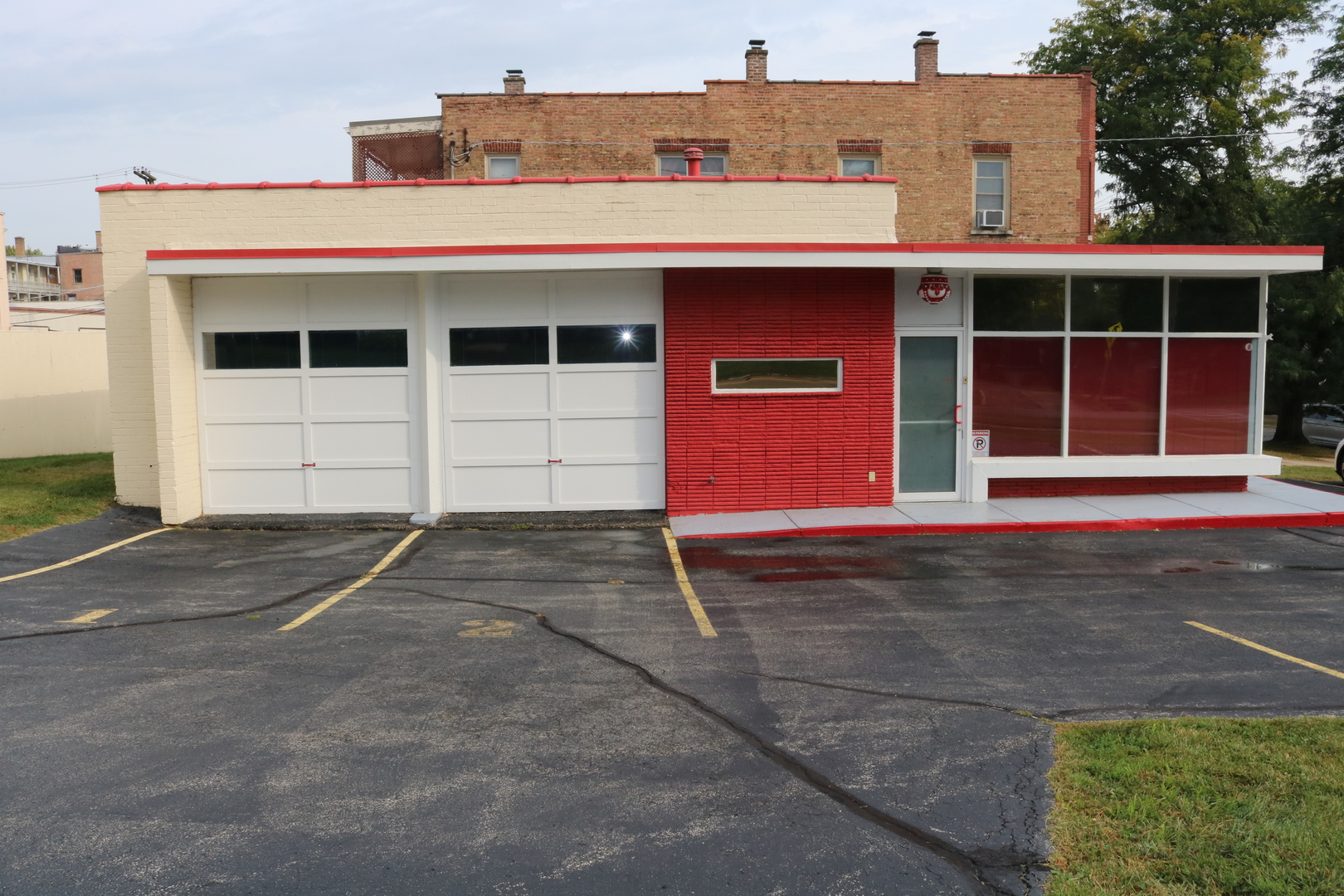 129 East South Street Woodstock IL 60098
