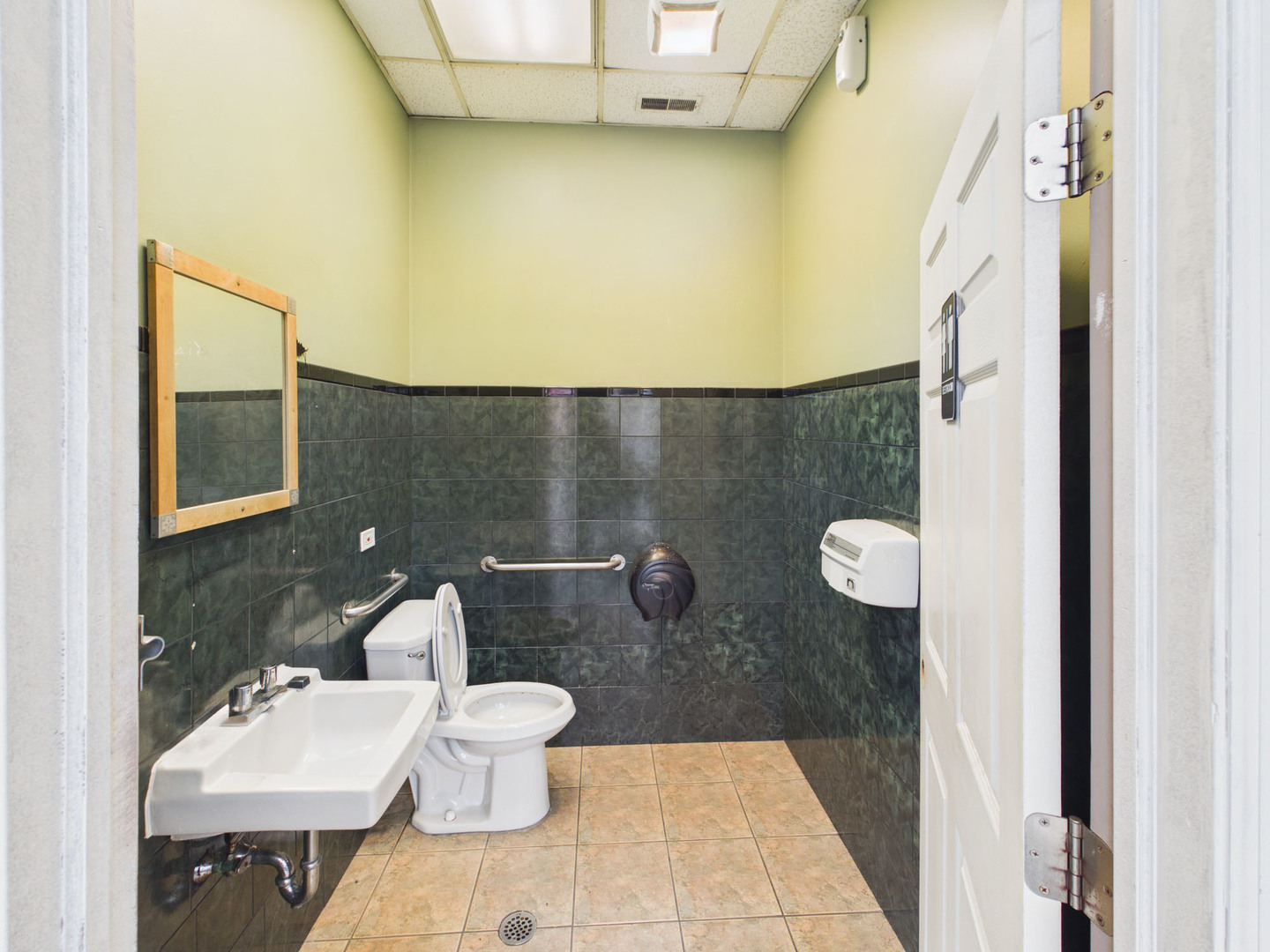 6047 West Addison Street Chicago IL 60634