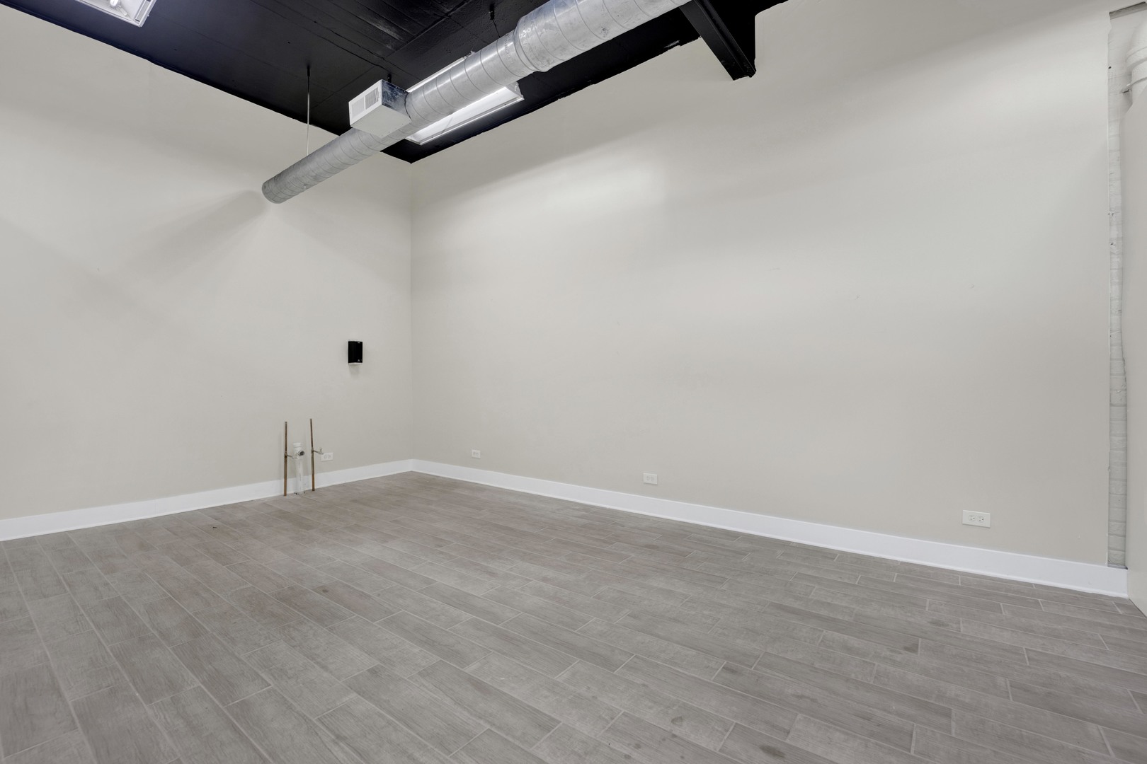 7055 North Clark Street Chicago IL 60626