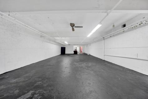 7055 North Clark Street Chicago IL 60626