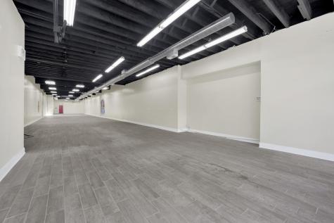 7055 North Clark Street Chicago IL 60626