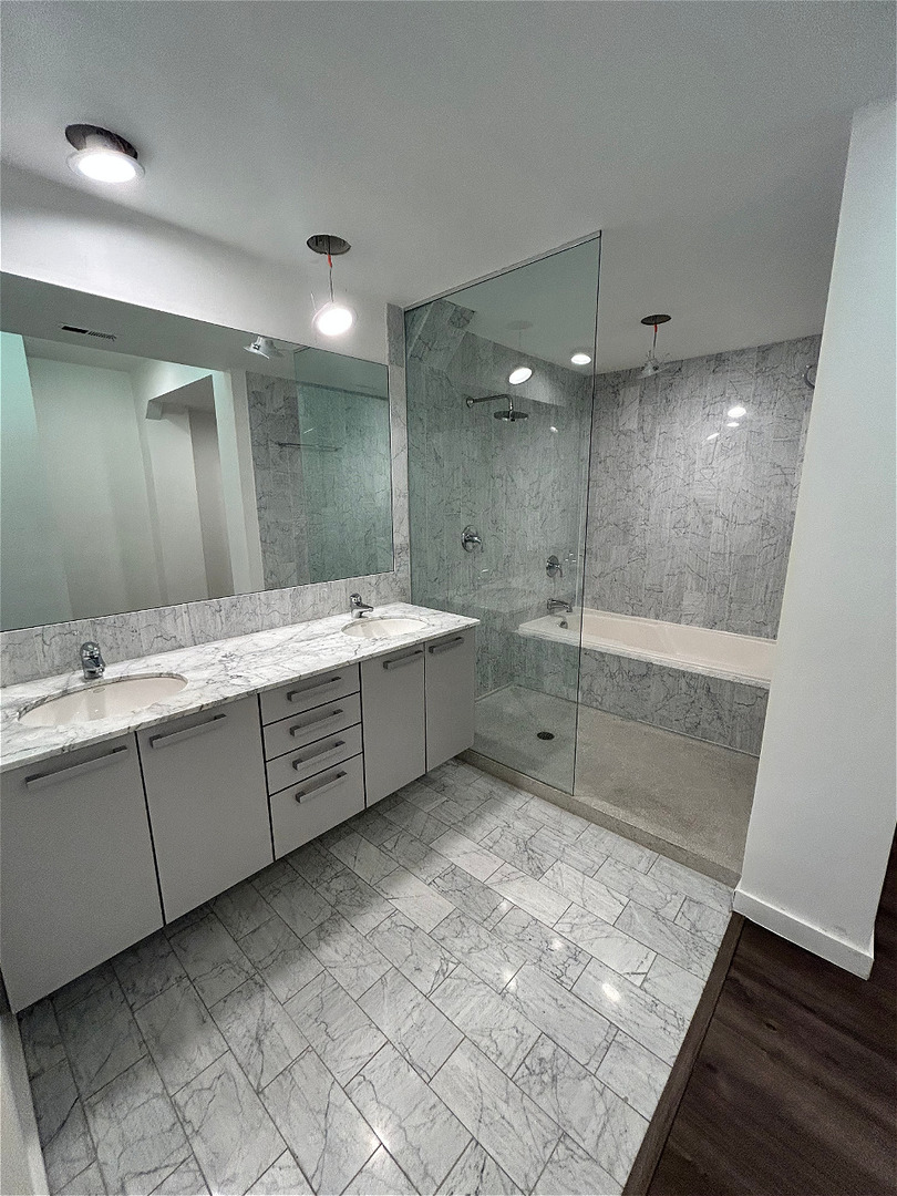 201 East Ohio Street Chicago IL 60611