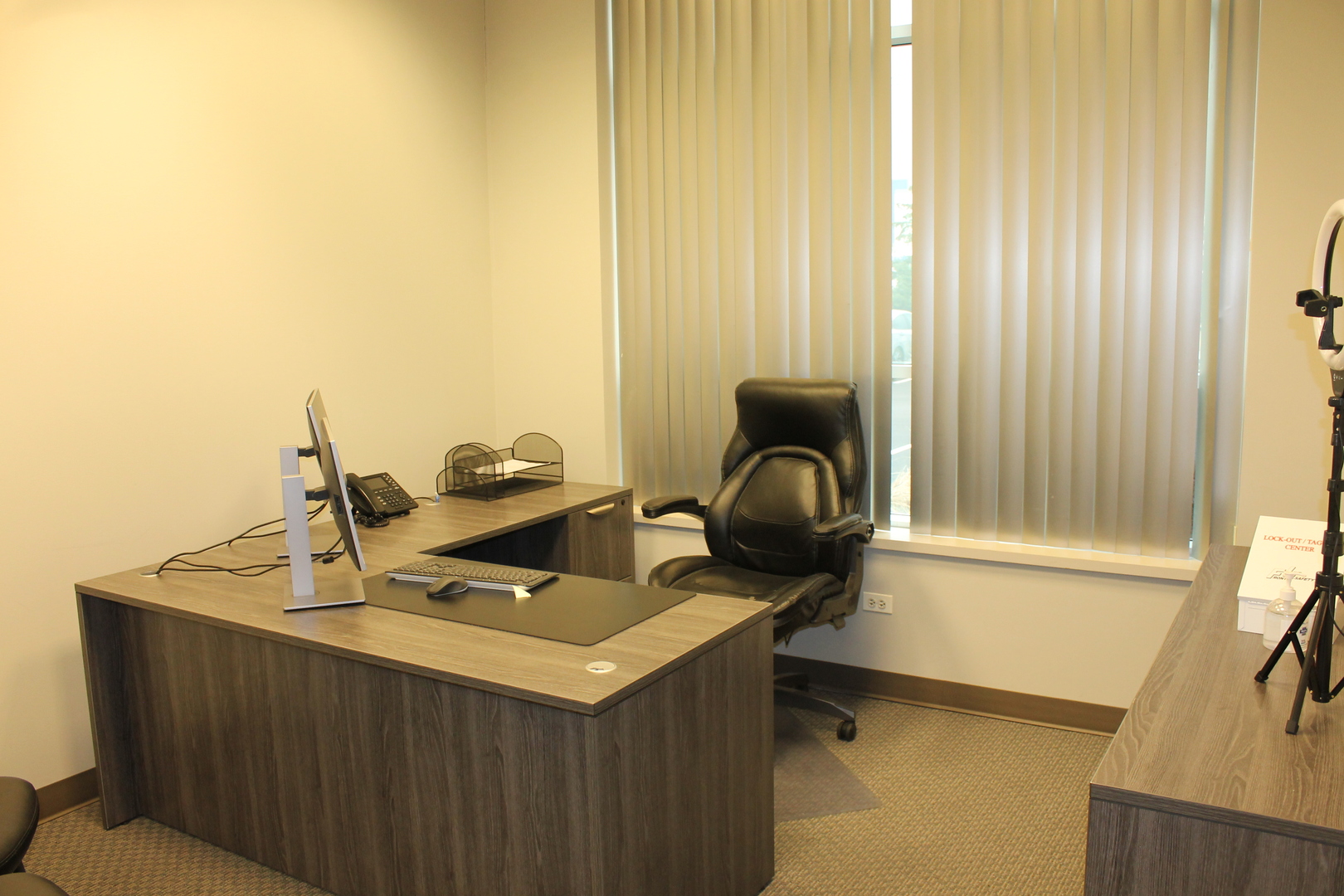 2012 Corporate Lane Naperville IL 60563