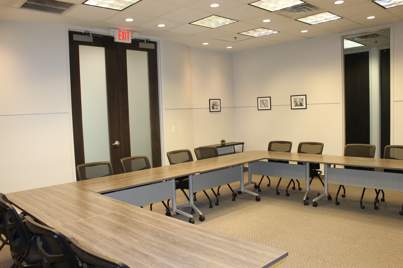 2012 Corporate Lane Naperville IL 60563