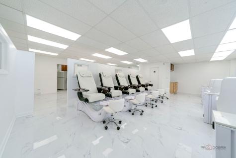 1702 Washington Street Waukegan IL 60085
