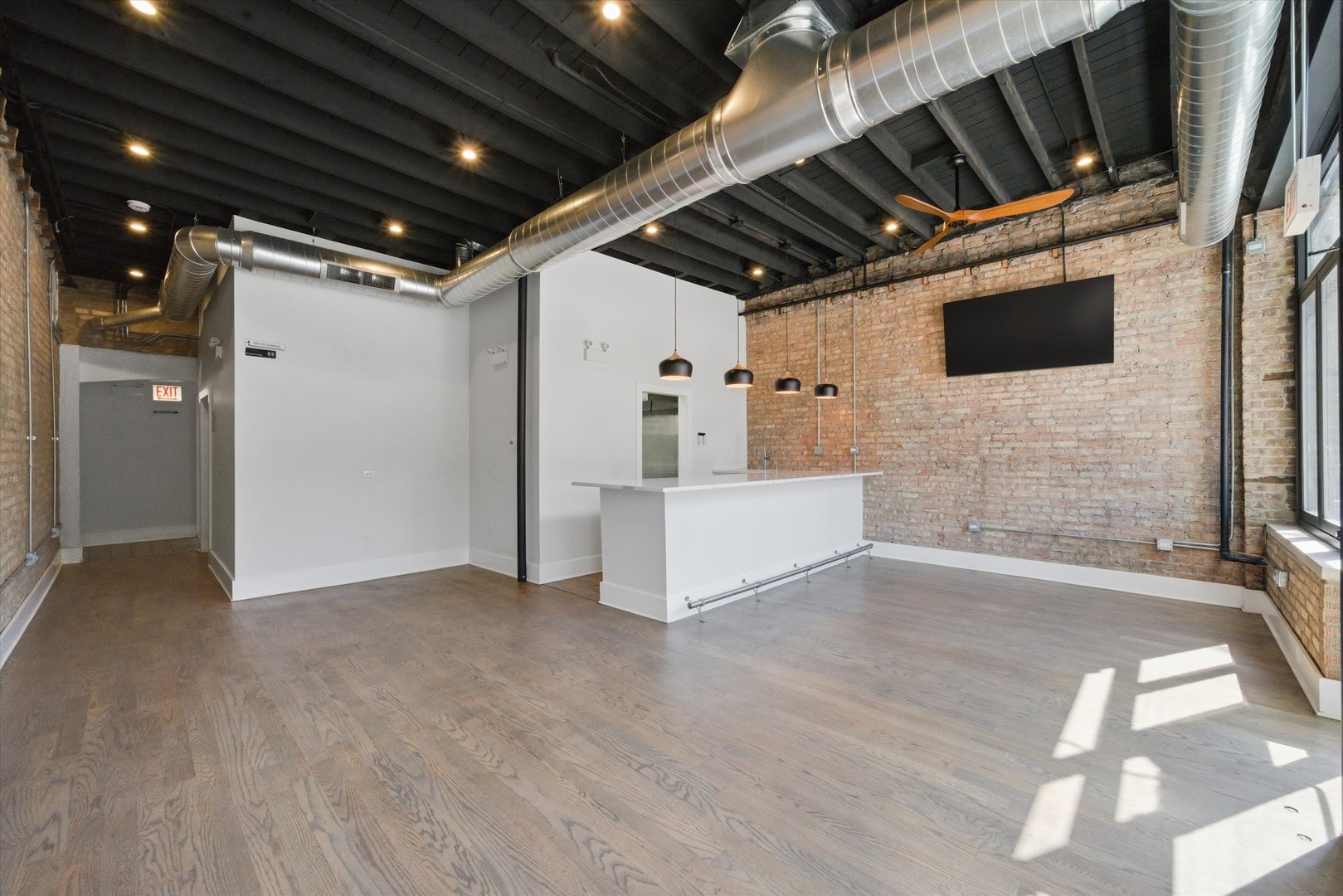 2114 West Lawrence Avenue Chicago IL 60625