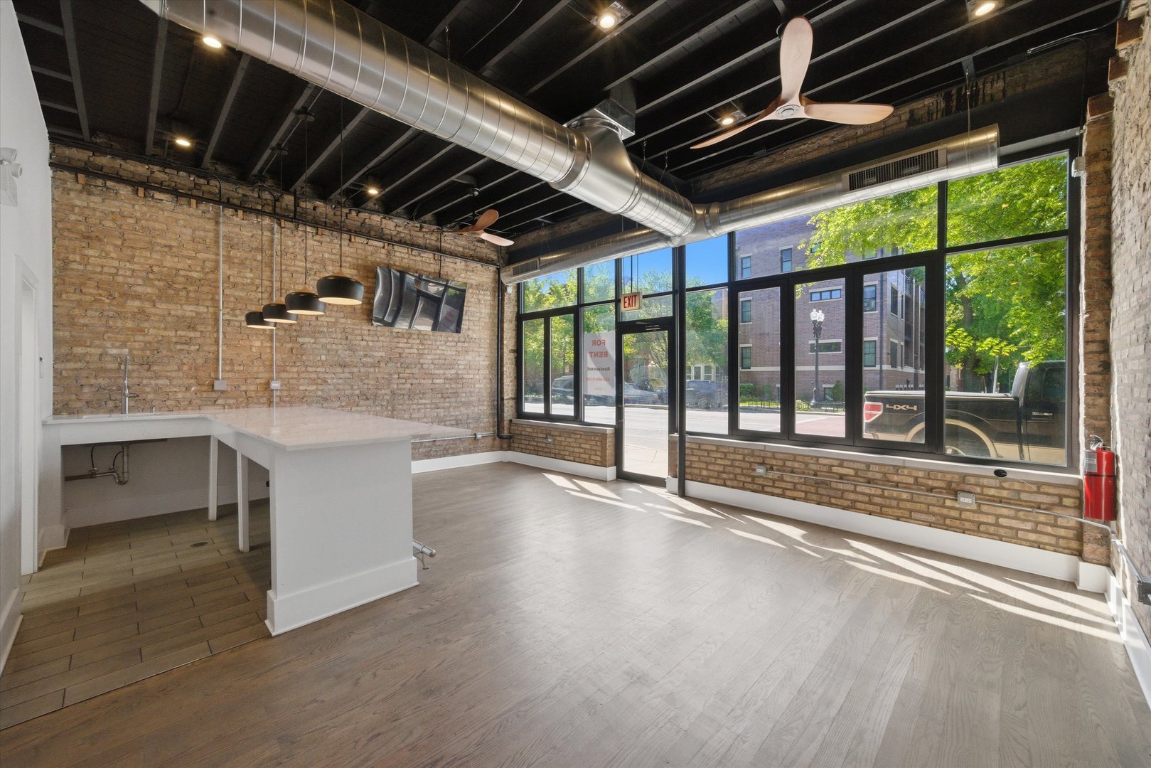 2114 West Lawrence Avenue Chicago IL 60625