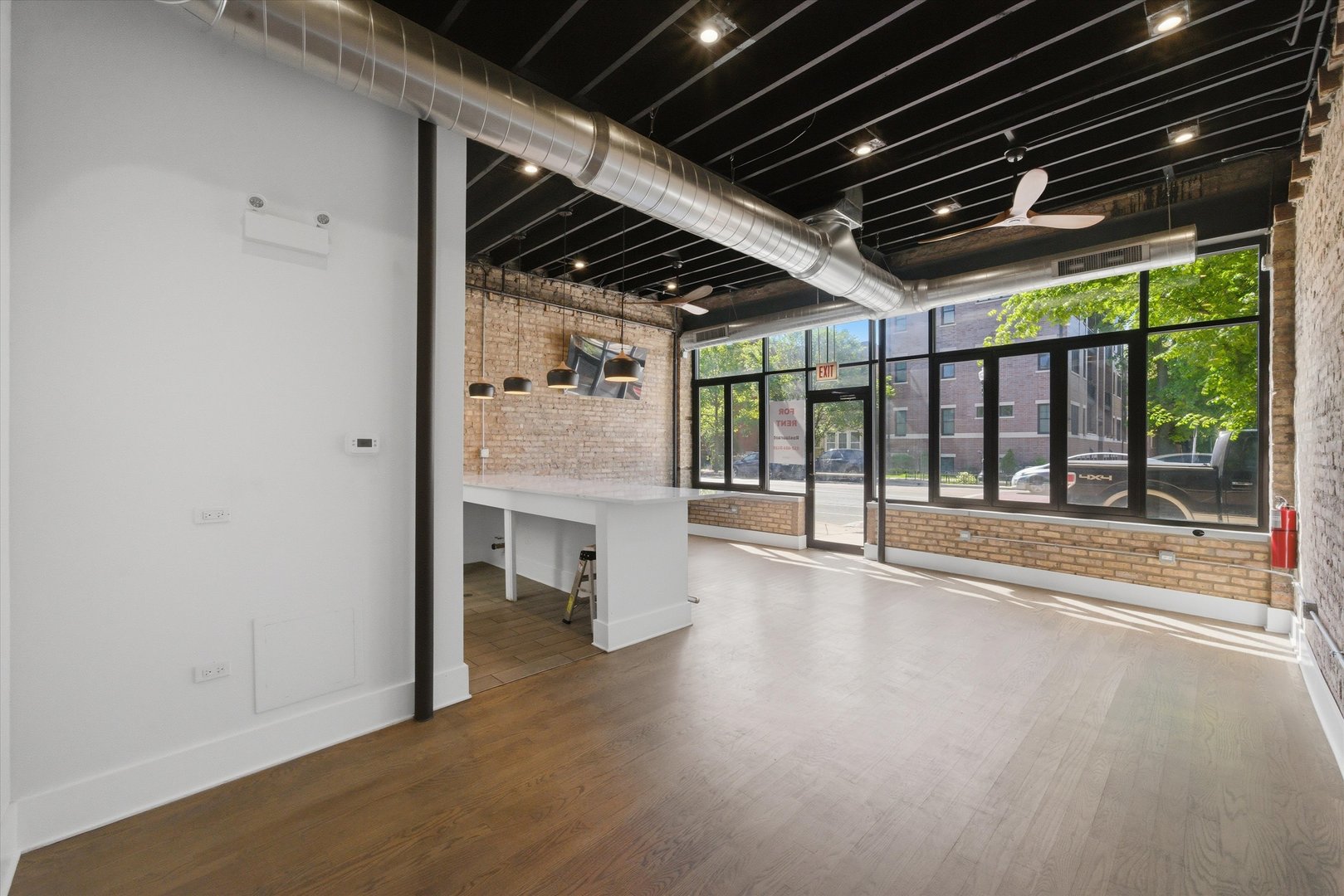 2114 West Lawrence Avenue Chicago IL 60625