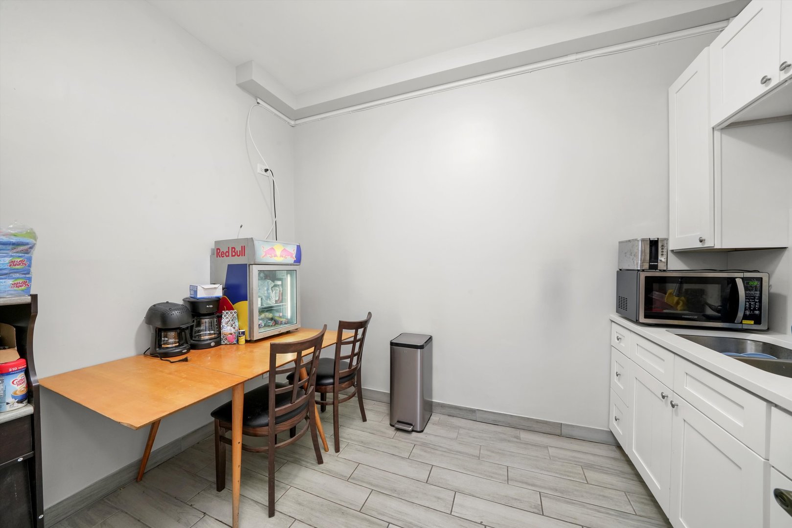 2024 West 95th Street Chicago IL 60643