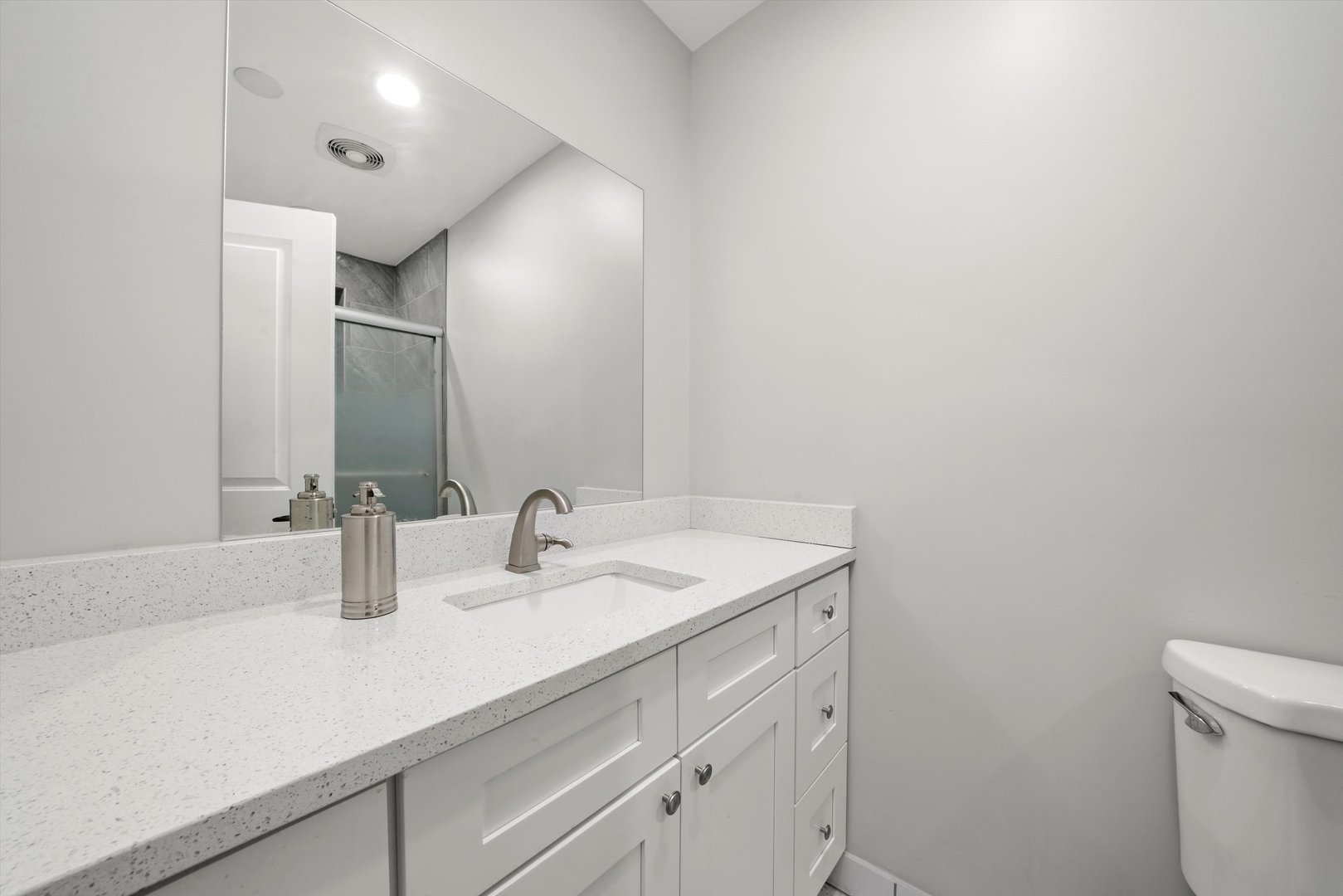 2024 West 95th Street Chicago IL 60643