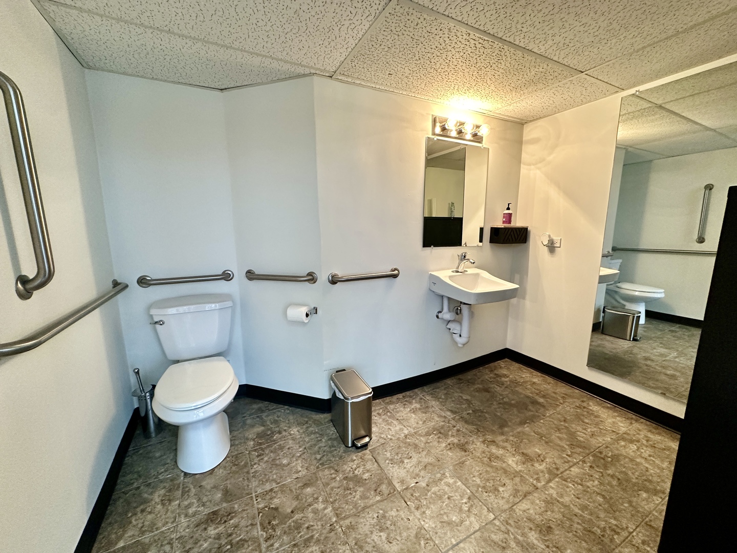 7872 Lincoln Avenue Skokie IL 60077