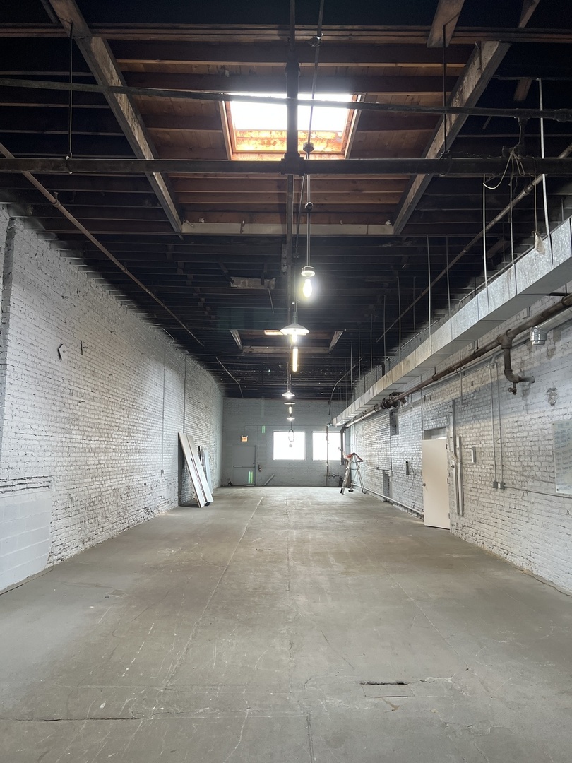 4244 North Elston Avenue Chicago IL 60618