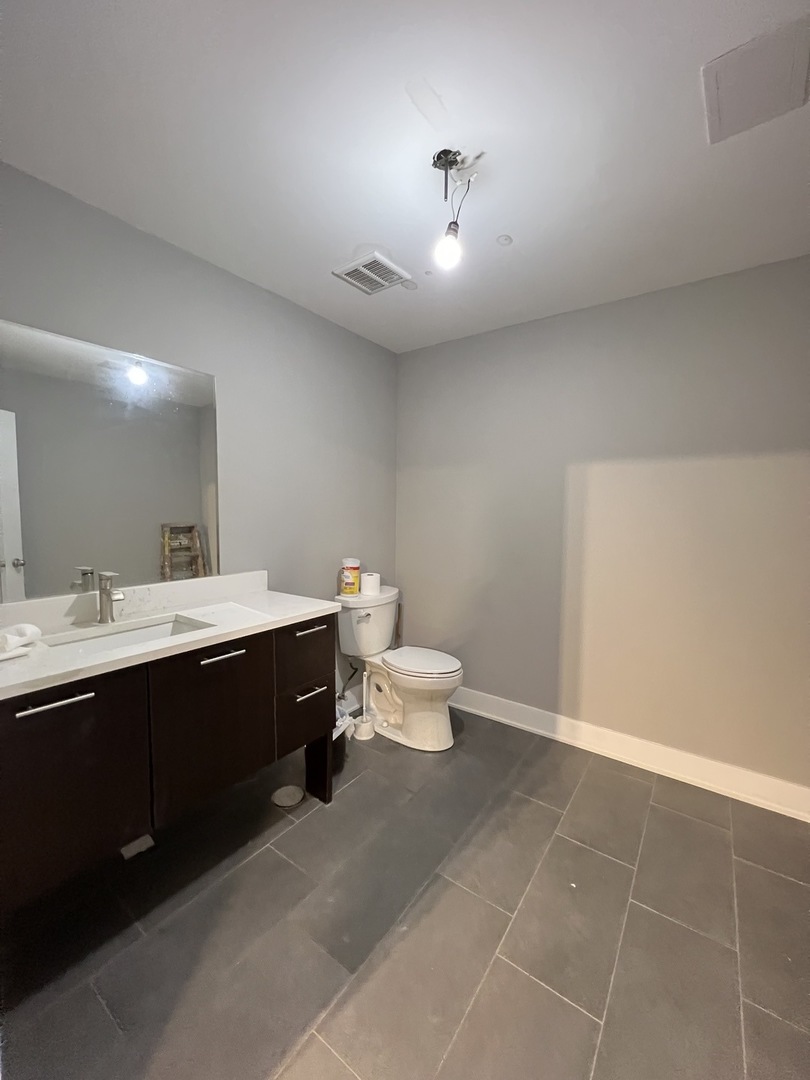 4244 North Elston Avenue Chicago IL 60618