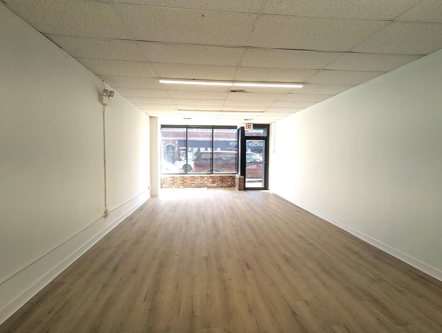4004-4008 West Montrose Avenue Chicago IL 60641