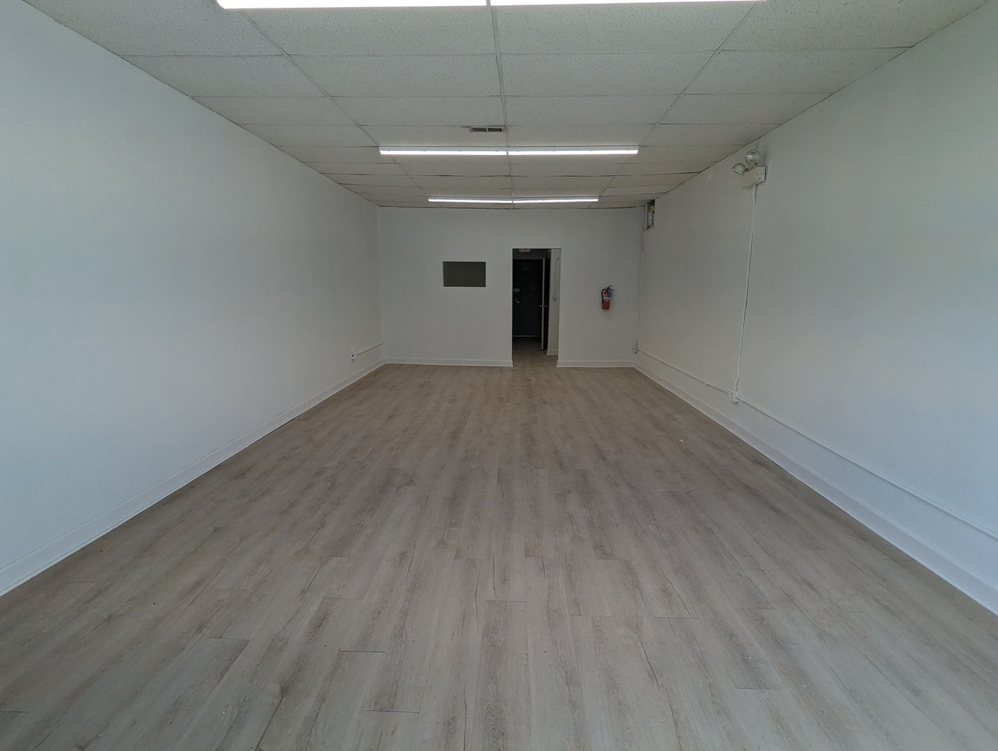 4004-4008 West Montrose Avenue Chicago IL 60641