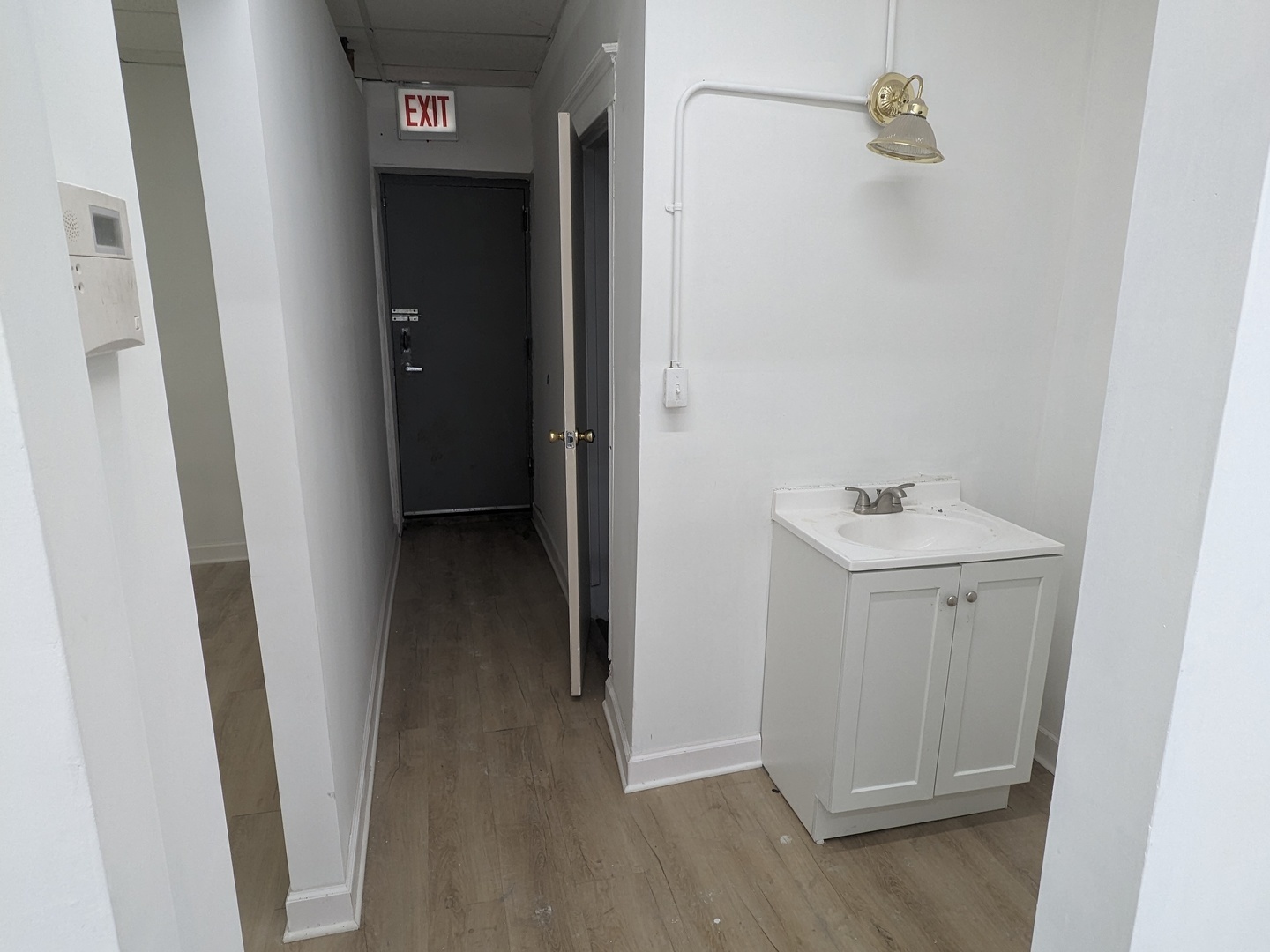 4004-4008 West Montrose Avenue Chicago IL 60641