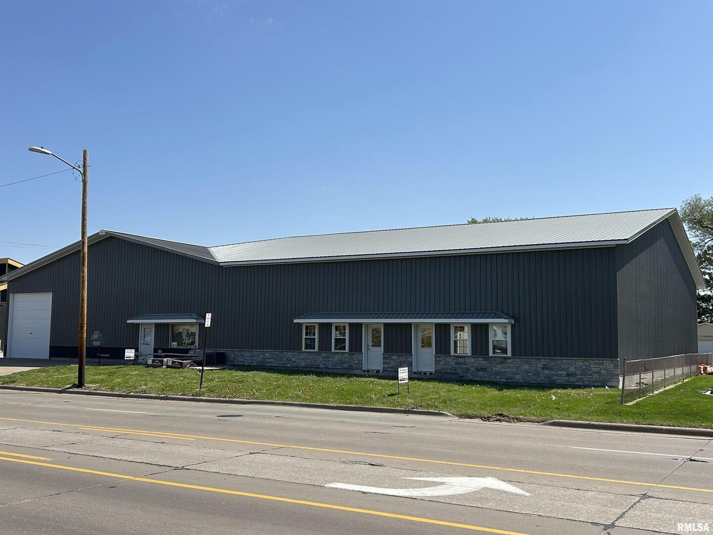 4206 7TH Street East Moline IL 61244