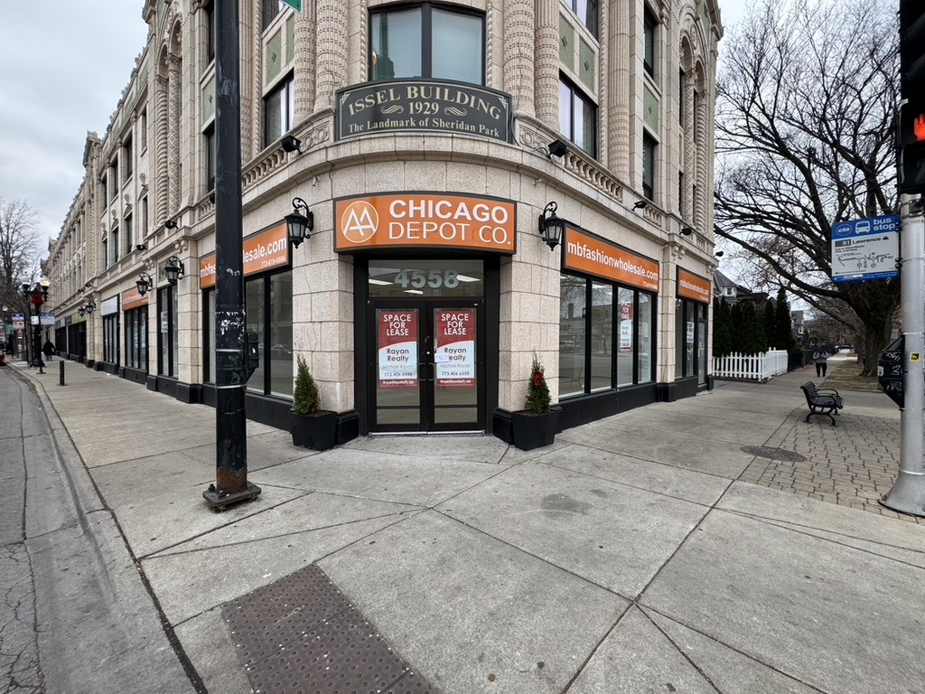 4558 North Clark Street Chicago IL 60640