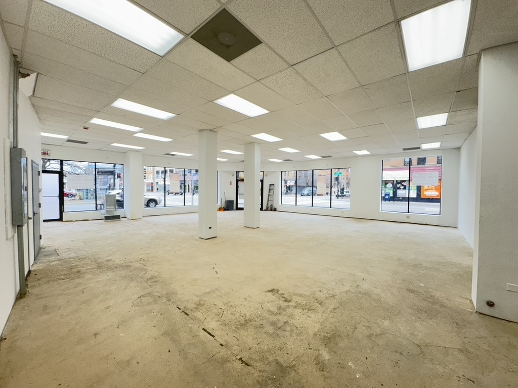 4558 North Clark Street Chicago IL 60640