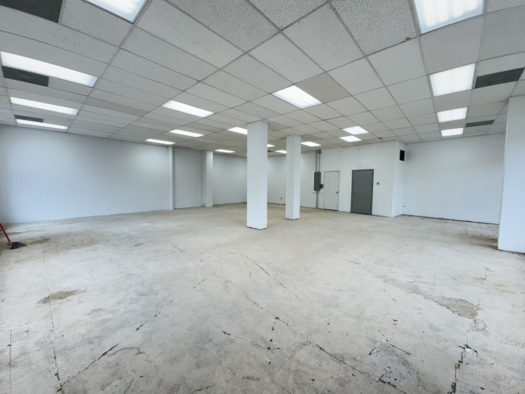 4558 North Clark Street Chicago IL 60640