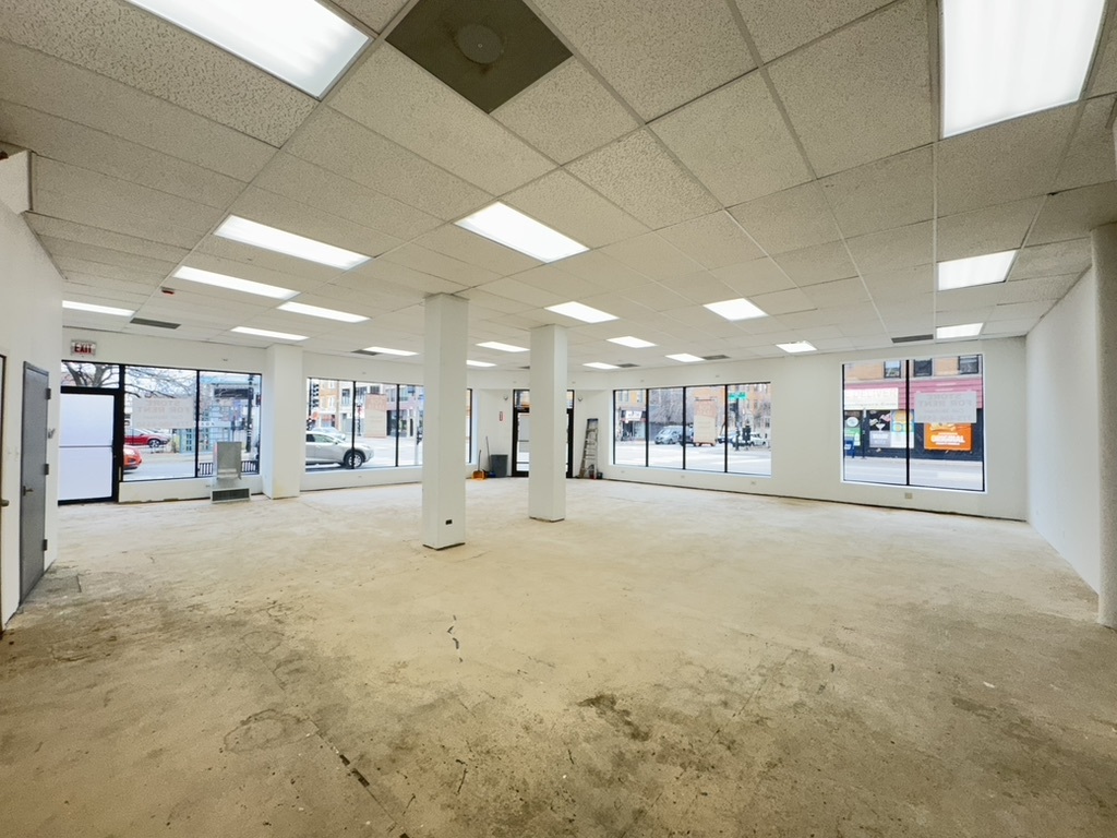 4558 North Clark Street Chicago IL 60640