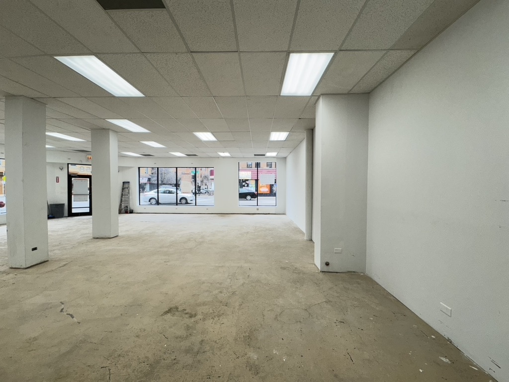 4558 North Clark Street Chicago IL 60640