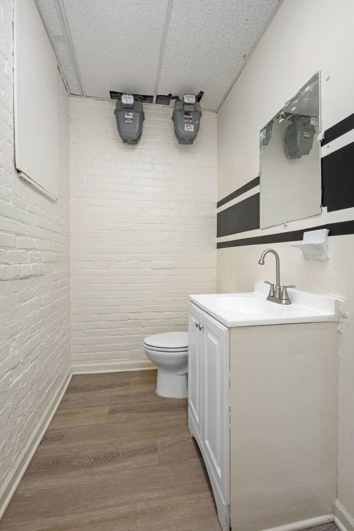 2516 North Laramie Avenue Chicago IL 60639