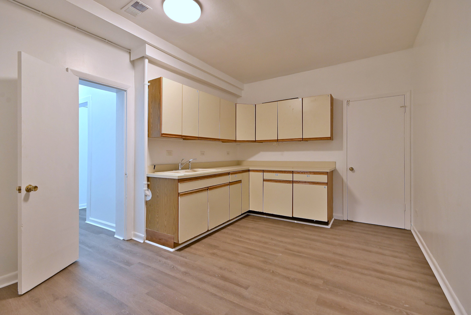 7460 West Belmont Avenue Chicago IL 60634