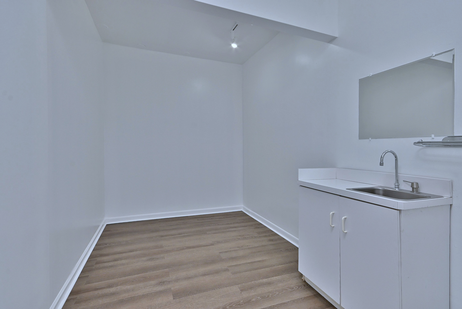 7460 West Belmont Avenue Chicago IL 60634