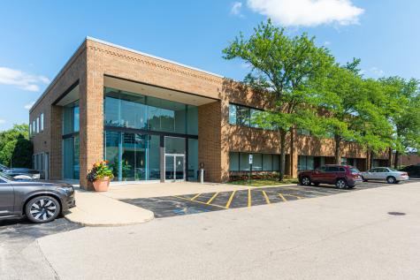 290 Springfield Drive Bloomingdale IL 60108