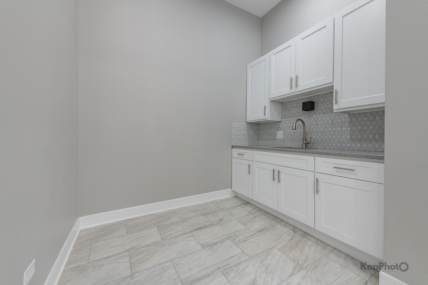3044 West Irving Park Road Chicago IL 60618