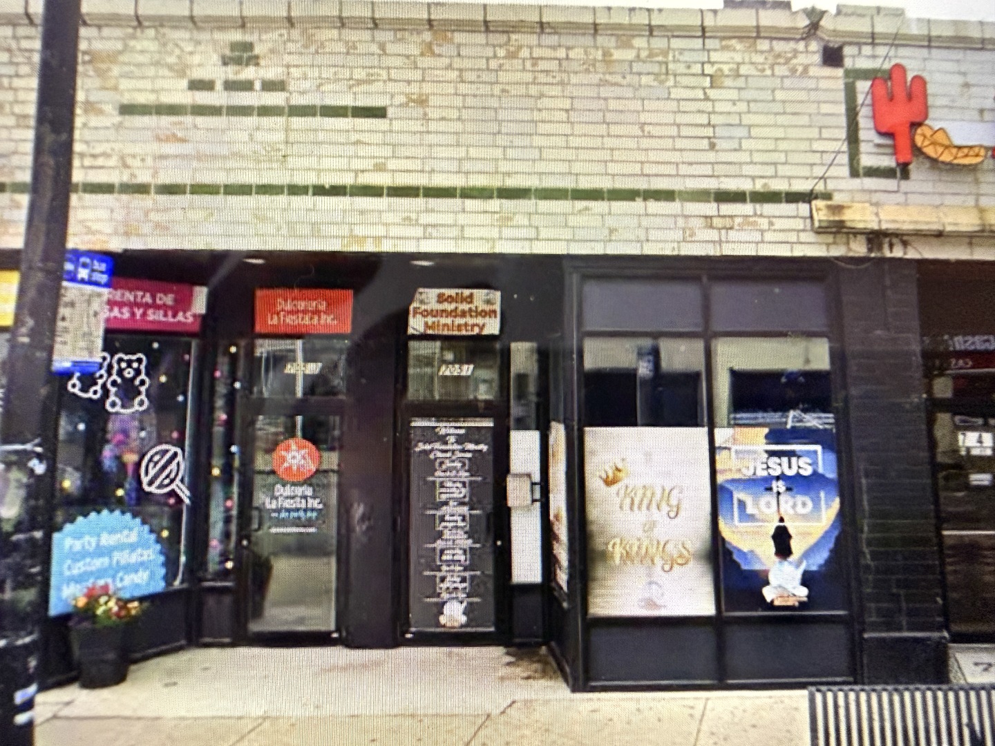 7051 North Clark Street Chicago IL 60626