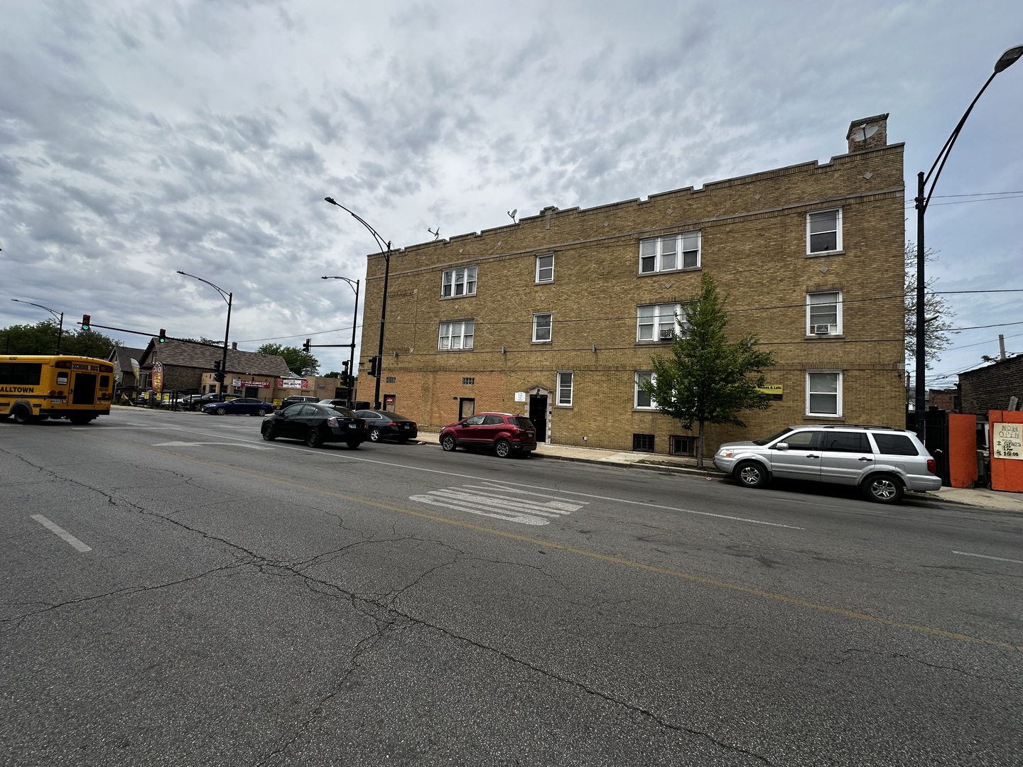 3752 West Division Street Chicago IL 60651
