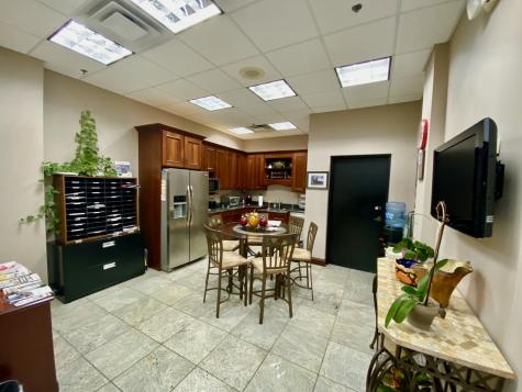 3215 Algonquin Road Rolling Meadows IL 60008