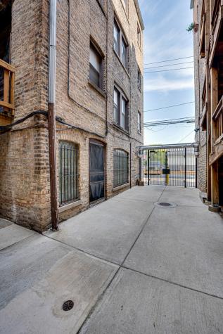 2415 West Pratt Boulevard Chicago IL 60645