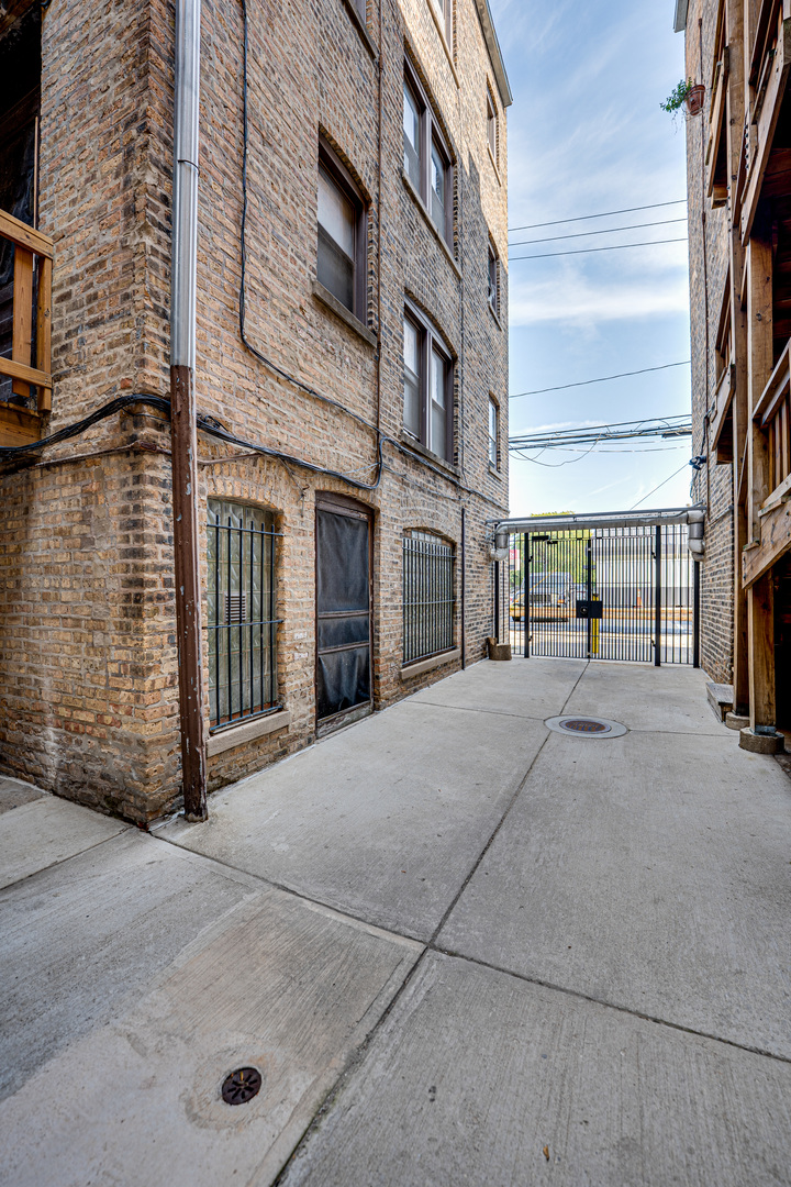 2415 West Pratt Boulevard Chicago IL 60645