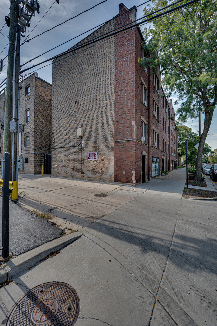2415 West Pratt Boulevard Chicago IL 60645