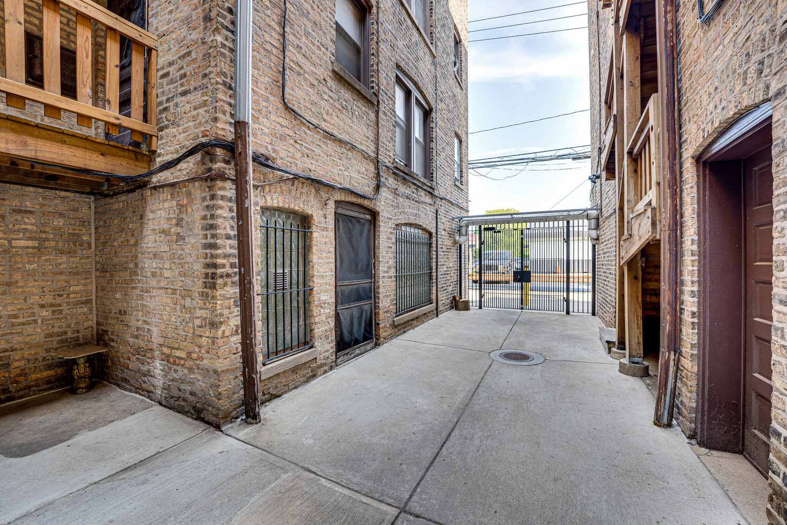 2415 West Pratt Boulevard Chicago IL 60645