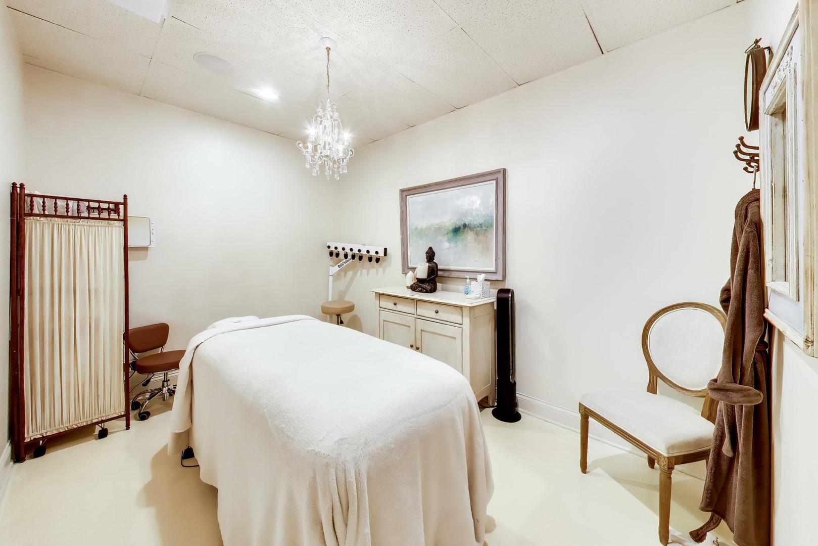 290 North Rand Road Lake Zurich IL 60047